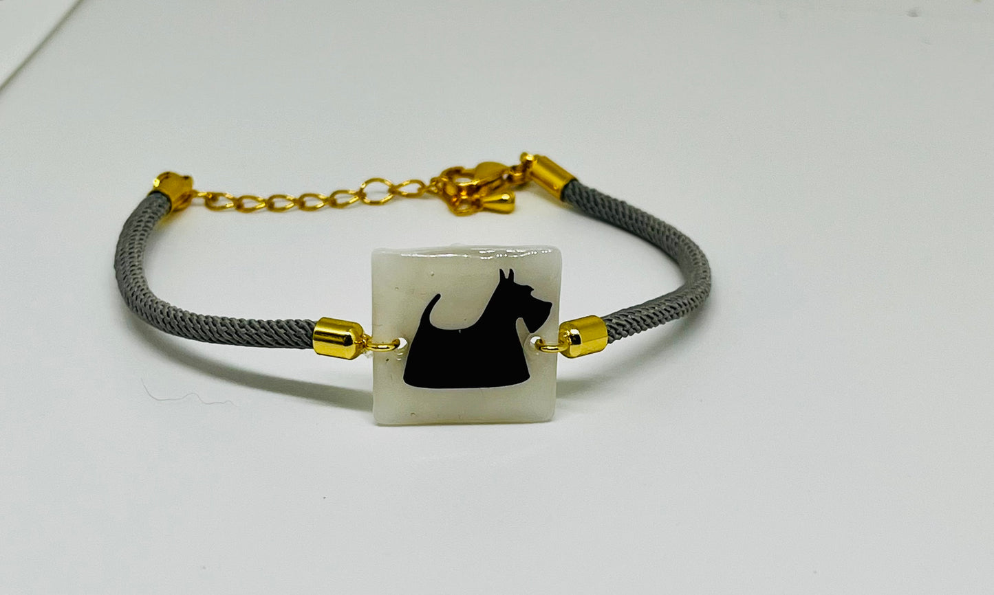 Bracelet cordon et coquillage nacré