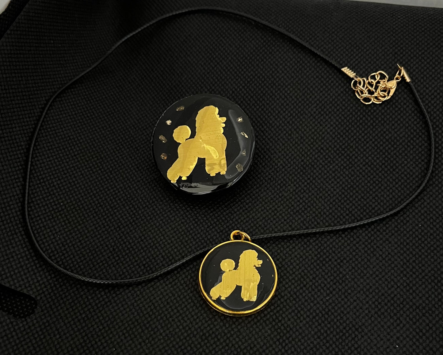 Broche pour Expo et collier pour vous « Caniche », un ensemble élégant pour les dog show