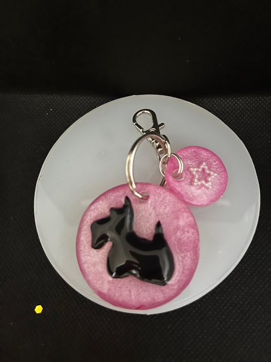 Porte Clé Scottish Terrier Noir et Rose et en relief